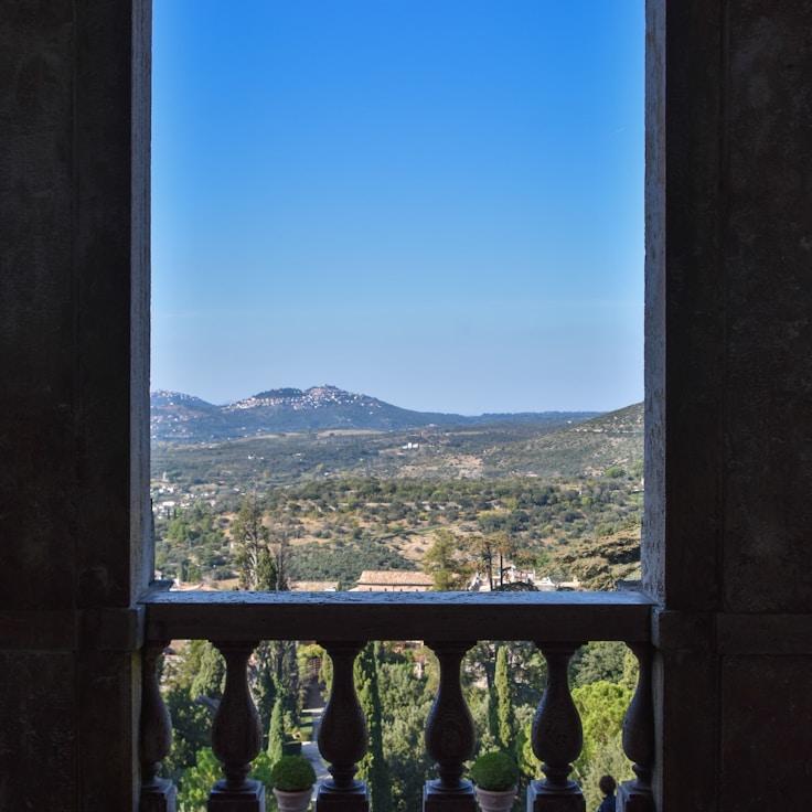 Outdoor terrace seating suitable for families in Seattle